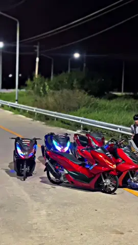 หล่อมั้ย #ไฟรุ้งจําง่าย🌈 #pcxโซนพานทอง #pcx160ล้อ17แต่งสวย #ฟีด #ฟีดดดシ 