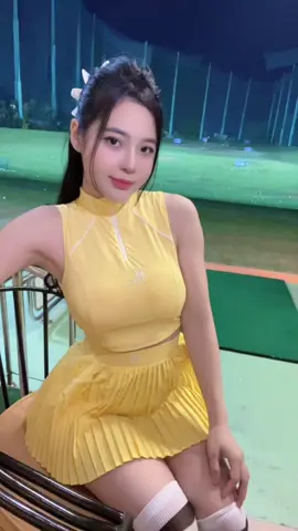 Chạy về bên em, em vẫn ở đây…