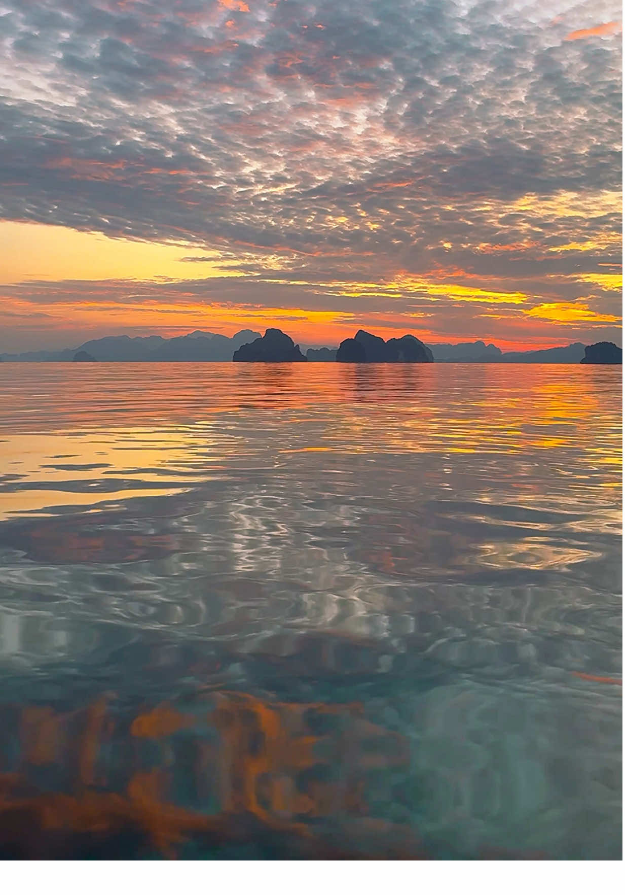 Boat Life in Another Dimension 🌅🏝️ 📍Ban Nong Thale - Krabi , Thailand 🇹🇭  . . #thailandtravel #boatlife #nature #islandlife #travel 
