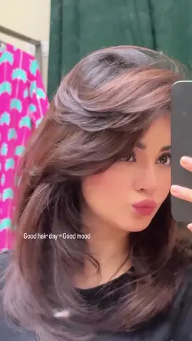 Good hair day = good mood  ❤️😍❤️😍 . . . . . . . . .  #komalmeer #viral #viralvideo #trending #tiktok #fyp #foryou #foryoupage #unfrezzmyaccount #creatorsearchinsights 