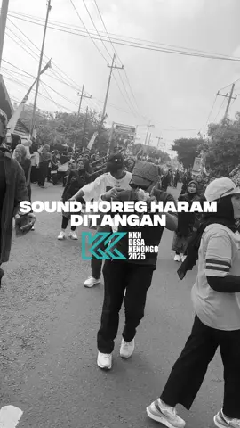 Turut berpartisipasi di karnaval Kecamatan Tulangan, Desa Kenongo mengusung tema “BATIK SEBAGAI IDENTITAS BANGSA” #kkntdesakenongo25 #mahasiswaumsida #umsida #karnavaltulangan #tulangan #juarakarnavaltulangan 
