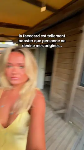 la couleur de la robe aidera..