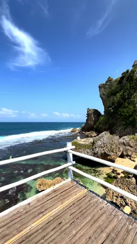 Indahnya pantai selatan Jogja 🚘Sewa mobil dan driver Jogja  ✅Paket wisata Jogja  🚙Private trip ➡️Perjalanan dinas #paketwisatajogja #sewamobiljogja #wisatajogja #tripjogja #pantaingobarangunungkidul 