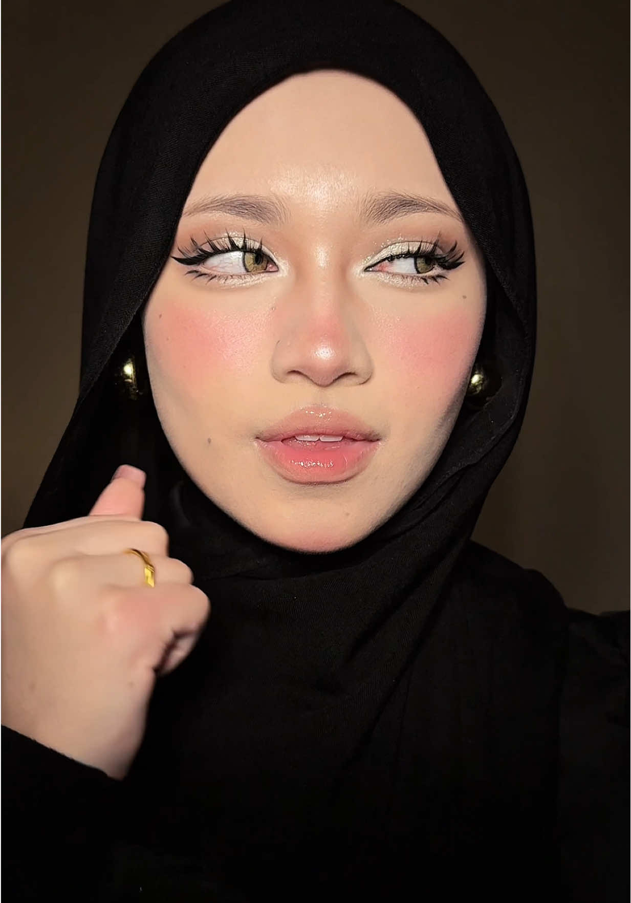 okay makeover, u ate w this cushion foundation🙏🏻 #MakeOverMy #MYMastershade #MakeOverCushion 