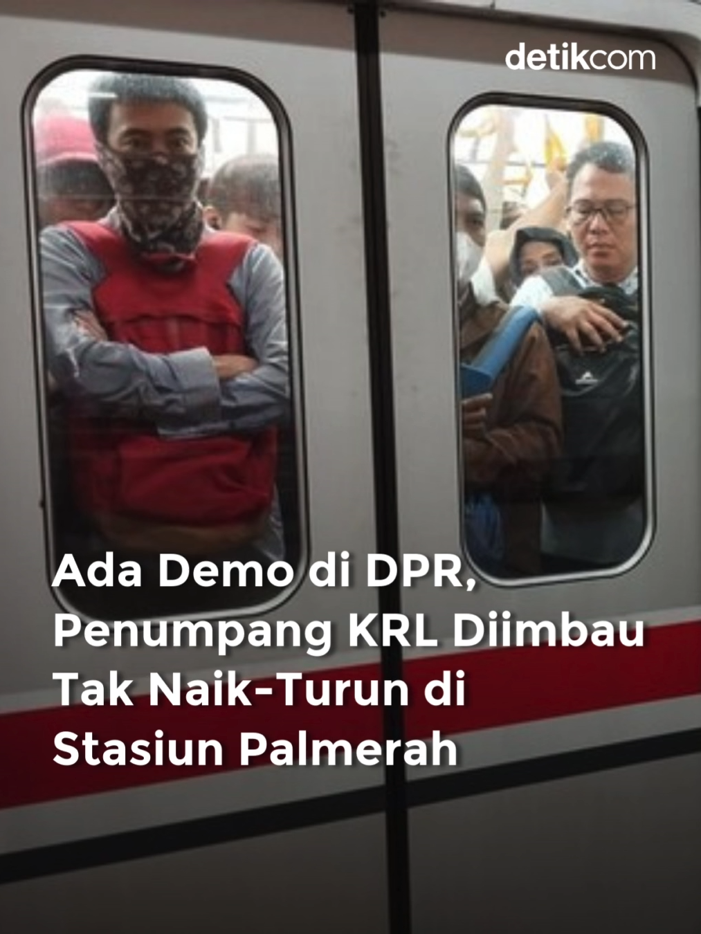 Aksi demo di gedung DPR RI, Jalan Gatot Subroto, Jakarta Pusat masih berlangsung. Penumpang KRL diimbau agar tak memakai akses naik dan turun di Stasiun Palmerah. 