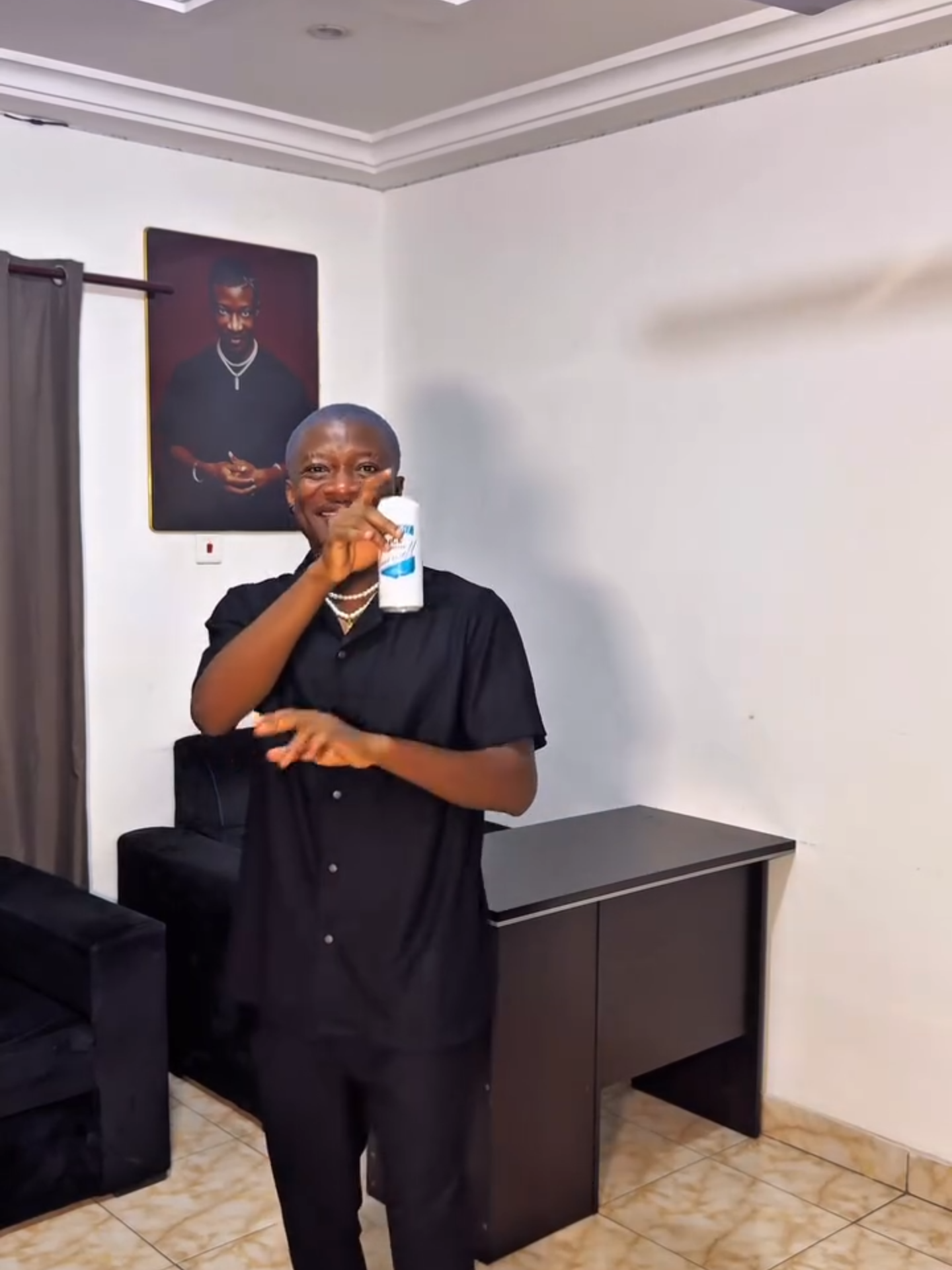 The only thing better than this outfit is the party I'm about to attend. And the only thing better than the party? My Smirnoff Ice Guarana. Let's go! @djwallpapergh #featuredpost #SmirnoffIceGuarana #SmirnoffPartner #SmirnoffPartner