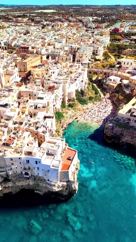 Polignano a Mare 🇮🇹 The jewel of Puglia if you ask us 🥰 Is this little coastal town on your bucket list? . . #puglia #italy #polignano #polignanoamare #italia #puglia❤️ #pugliamoremio #pugliadavedere #puglialovers
