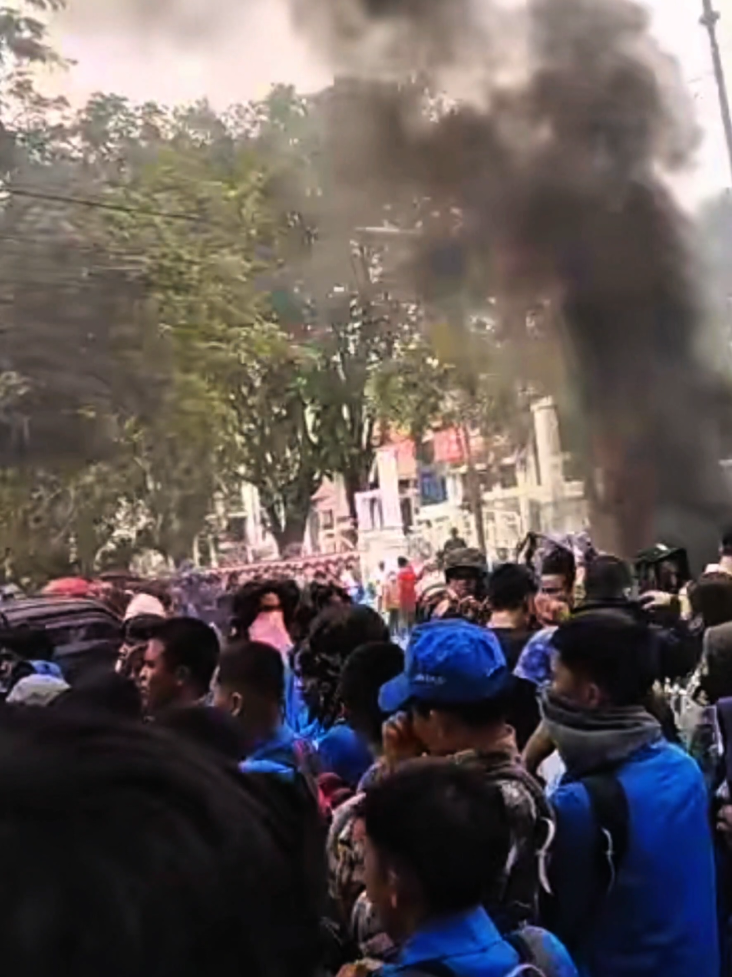 aksi mahasiswa di gedung DPR 25 agustus 2025