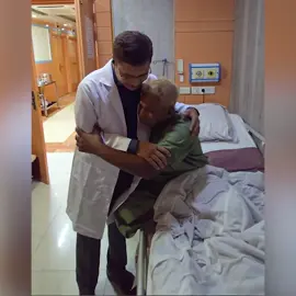 বিদেশ নয়… নিজের দেশেই জীবনের নতুন সূচনা! 🇧🇩 পিত্তথলির ক্যান্সারে আক্রান্ত মালয়েশিয়া ফেরত এক প্রবাসী, সব হারানোর শঙ্কা ছিল... কিন্তু বাংলাদেশে হল সফল অপারেশন! জীবন ফিরে পাওয়ার এই গল্পটা দেখলেই বুঝবেন, বাংলাদেশের চিকিৎসা এখন বিশ্বমানের। একটু সাহস, আর সঠিক সিদ্ধান্তই বদলে দিল সবকিছু!!  #SuccessfulSurgery #GallbladderCancer #BangladeshHealthcare #ReturningExpat #EmotionalStory   