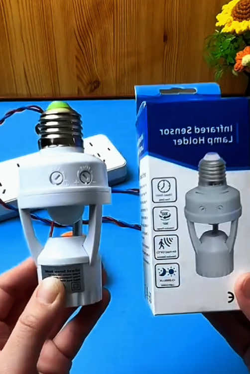Smart Motion Light Socket: Automatic Lighting Made Easy! #motionlight #smartlighting #motionsensor #automaticlighting #lightadapter