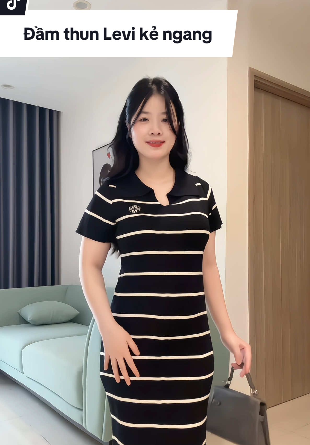 Đầm thun kẻ ngang mẹ bầu và sau sinh đều mặc được nha . Chất co giãn, độ dày vừa phải mặc mùa này siêu thích #hellobanhgao #thoitrangbau #mebau #vaubau #dambau 