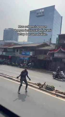 Sekolah yang tinggi ya biar ga jadi Polisi kaya kita🫡#brimobuntukindonesia🇲🇨 #polriuntukmasyarakat 