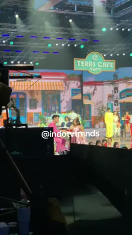 mohannya di tengah 😅