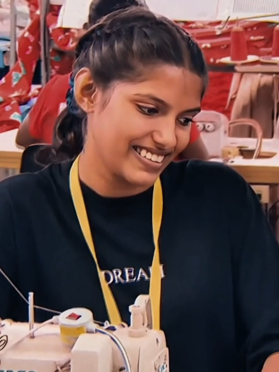 කලින් ලව් එක නැතිඋන හින්දා අත කපාගත්තා#lovestory #tiktoktrending #onemillionaudition #tiktok #trending :credit:Lunch Time tv..Sirasa Tv