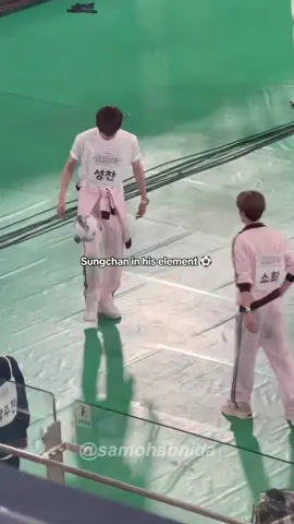 Nothing.. Just a hot guy named Jung Sungchan in his element 🫦 📈   Sungchan participated in Penalty Shootout with Sohee & Eunseok  for #ISAC2025 #성찬 #라이즈 #Sungchan #RIIZE