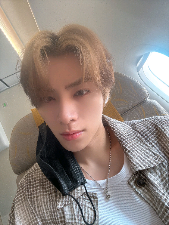 bulu mata lentik+matanya yang cantik+hidung nya mancung+bibir yang merah merona+alis yang tebal+rahang yang tegas😭😭 komplit😭😭ya tuhan kayak gini cuma 1 kamu ciptain🥹🫶🏻indah banget ciptaan mu ya tuhan❤️❤️ #4upage #xiaojun #fypシ゚viral 