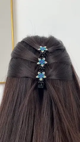 Hair noobs need this—game changer #BeautyTok #braiding #hairtok #girlsstyle #hairtools 