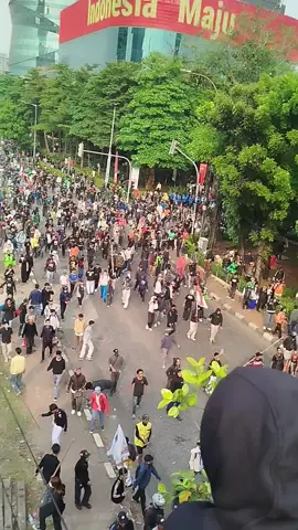 aksi demo sore hari