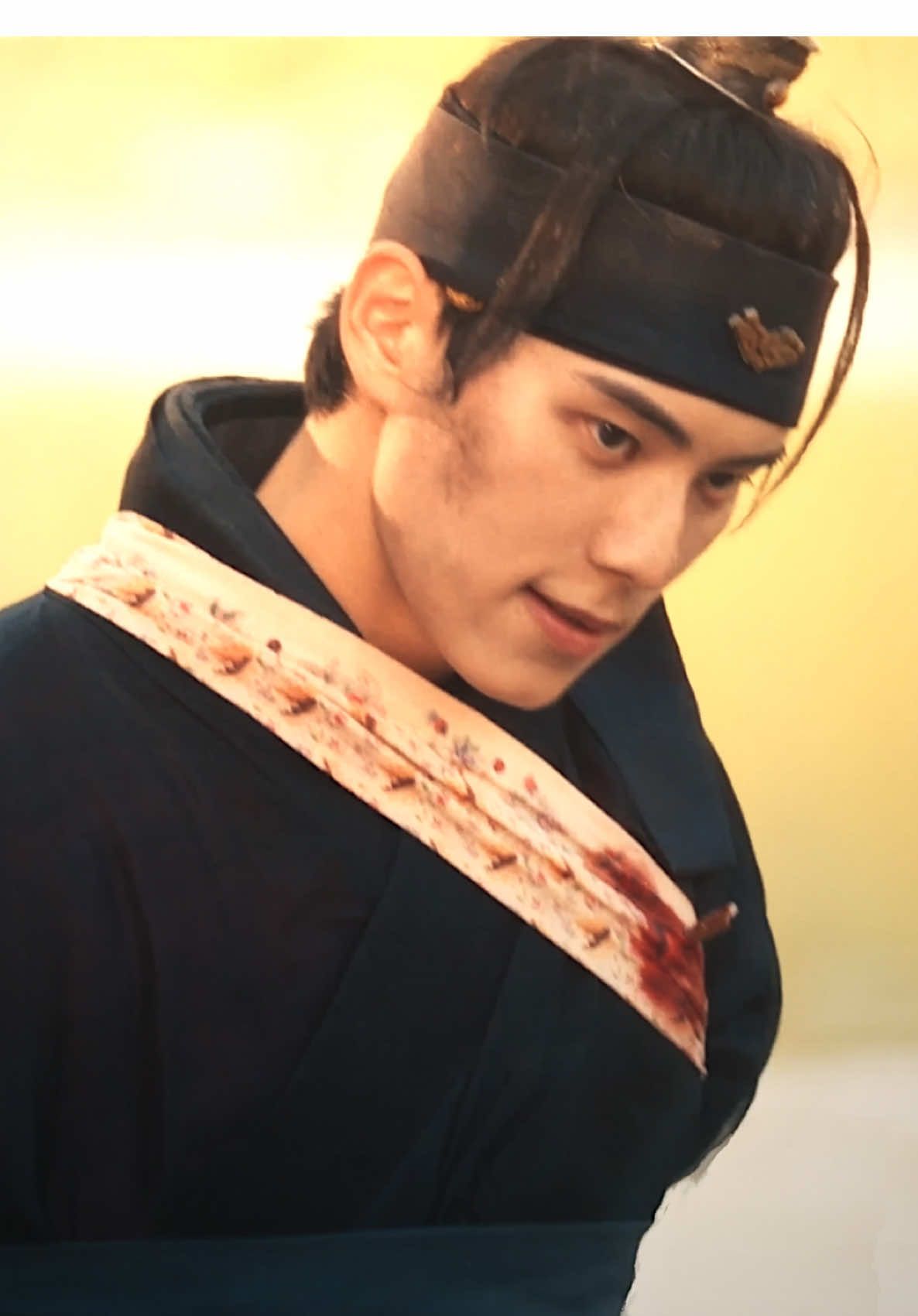 A Lee Chae-min is flirting with a girl😋.       scp: woodencenes cc: me #bonappetityourmajesty #leechaemin #kdrama #edit #kdramafyp 