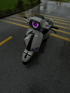 Mưa gió bẩn hết xe r#vespa#nispa 