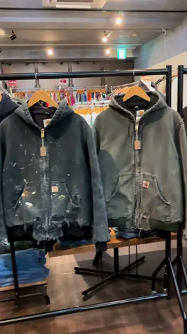 ９月限定スペシャルイベント 『¥2,800 Carhartt』 ¥2,800のCarharttジャケットを 店頭にて3着・オンラインストアにて3着 合計6着販売いたします。 店頭、オンライン共に入荷日・時間は完全シークレット。 運がいい人、もしくはタイミングよくチェックしていた人だけが手に入れられるかも…‼︎ ▶︎販売日 9/1（月）〜9/30（火）のいずれか #古着屋 #古着 #carhartt