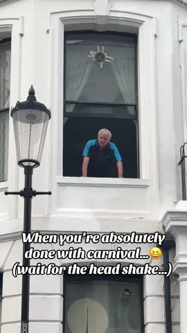 Someone get this man a red stripe #nottinghillcarnival #nottinghill #nhc #bankholiday #londonlife 
