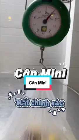 Cân treo mini bạn đồng hành của mọi nhà. Mỗi gia đình nên có em này vì nhỏ gọn tiện lợi, cân được đến 5kg mà phải nói rất chính xác😘#linhgiadung83 #giadungtienich #giadungthongminh #canmini  @Linh gia dụng  @Linh gia dụng 