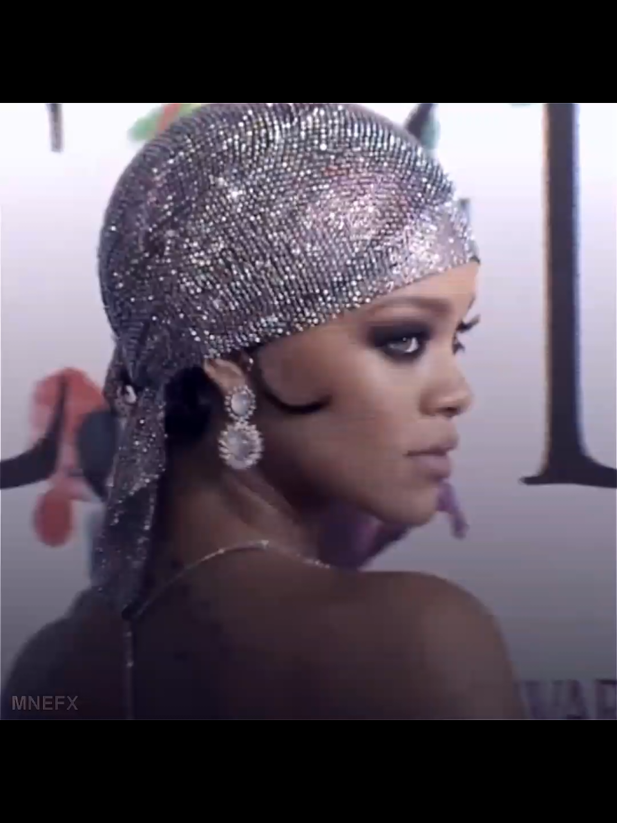 queen of smelling good ✨️ ac me #rihanna #rihannaedit #edits #foryou #fyp 