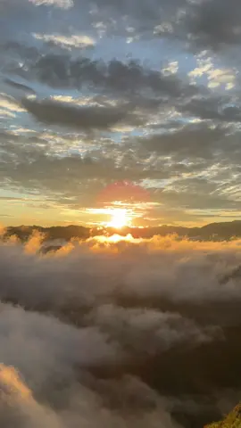 Sunrise with YOU 🌄 #fyp #sunrisemusic #kiltepan #seaofclouds #kiltepanviewpoint 