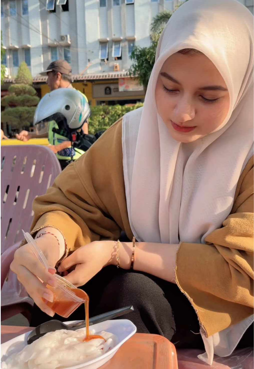 Hari ini kita kedatangan seleb dari bernun gais @olafiyuuu  #fypppppppppppppppppppppp #viralvideo🔥 #kelapameulisan #umudadiyuebbakmee #aceh 