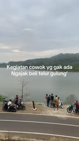 Ada yg mau ngajak gak🗿 #fypシ゚ #trend #telur #telurgulung #viral 