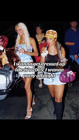 Give me some low rise jeans, a chunky belt, foundation for my lips and put me in a room with Paris Hilton and Lindsay Lohan I beg you.  #00snostalgia #2005 #parishilton #2000sthrowback #milennials 