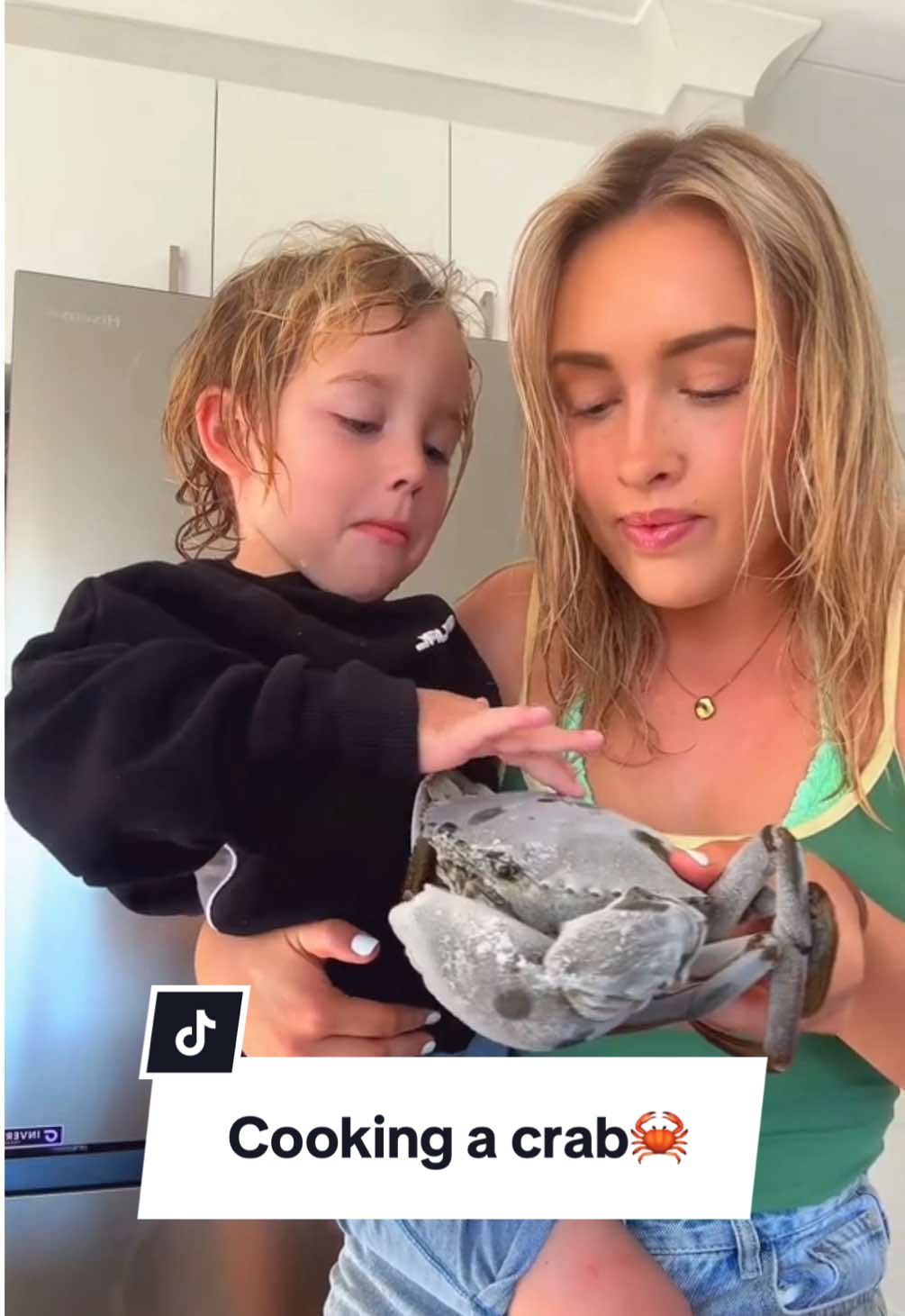 Defrosting our Mud crab? Like if you want to see how we catch them! #crab #dinner #cooking 