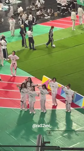 Menari STYLE di ISAC 2025 250825 Hearts2Hearts at ISAC 2025 #hearts2hearts #하츠투하츠 #smtown  #지우 #카르멘 #주운 #에이나 #이안 #유하 #스텔라 #예온 #jiwoo #carmen #juun #yuha #a_na #yeon #stella #ian