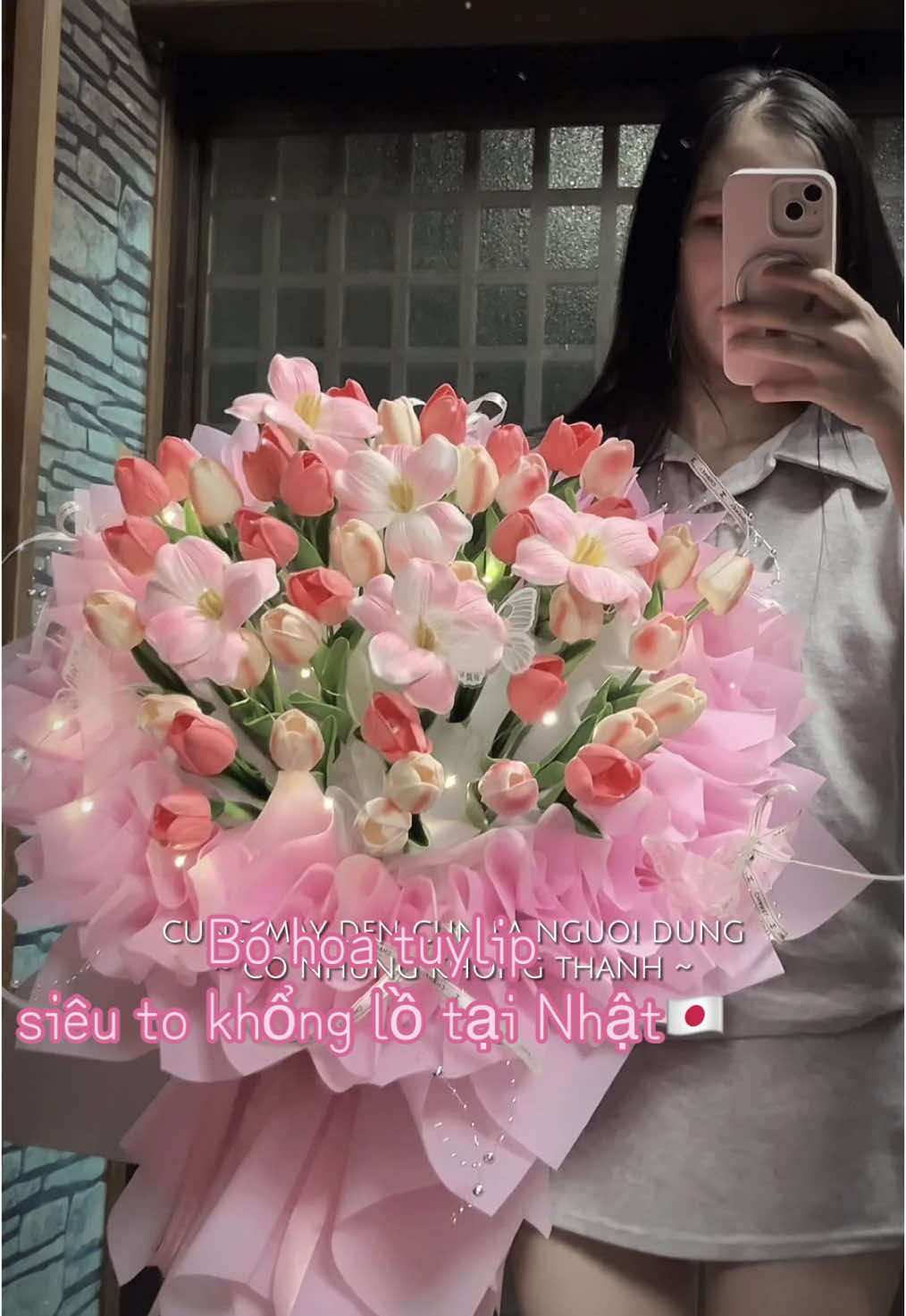 Bó hoa tuylip siêu to khổng lồ tại Nhật🇯🇵..mẫu siêu vip nhà em mới ra lò rồi đây ạ😝😝#hoasáptạinhật🇯🇵 #hoa_tuylip_tại_nhật #hoa_khai_trương_ở_nhật #xuhuongtiktok #hoa_cầu_hôn_ở_nhật 