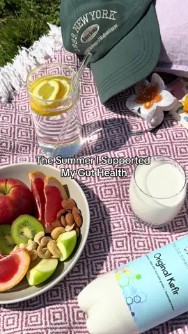Almost the end of summer… still putting gut health first 🌿 #kefir #chucklinggoat #guthealth #tsitp #thesummeriturnedpretty 