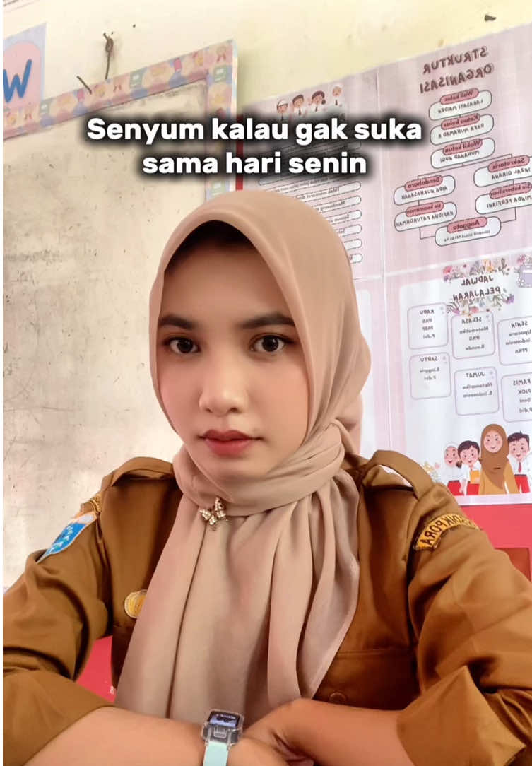 🙁 atau 😊 . . . #guru #gurutiktok #siswa 