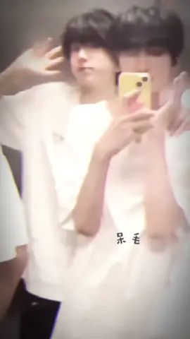 Mặc kệ giữa bão drama em thích thì em chia sẻ😌  Hahahahah t biết ngay là 2 đứa này sẽ như vậy mà 😁 #trandichhang_chenyiheng_陈地恒💫🇨🇳 #chenyiheng_陈奕恒 #takiham_zuoqihan_左奇函 #zuoqihan_左奇函 #fypシ゚viral🖤tiktok 