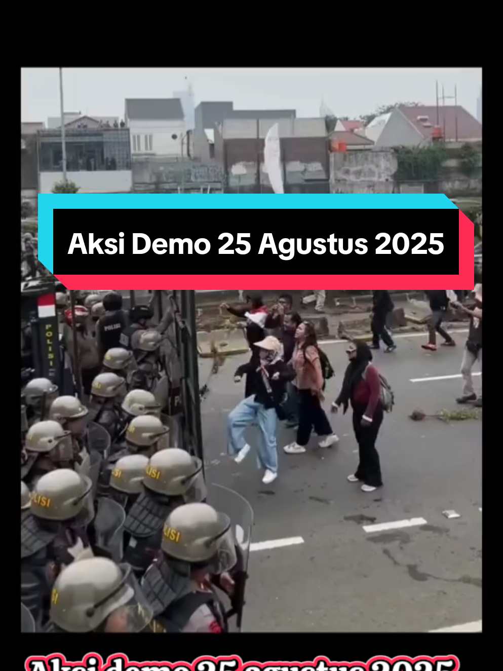Aksi demo 25 agustus 2025 soal tolak tunjangan anggota dewan yg membengkak.. Kondisi depan gedung DPR RI #demo #demo25agustus #demodpr #kondisigedungdpr #videotrending 