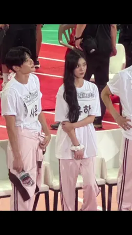 yuha dan a-na berada dalam satu tim bersama NCT Wish Sion dan RIIZE Wonbin sunbaenim untuk cabor menembak kategori campuran #hearts2hearts #h2h #하츠투하츠 