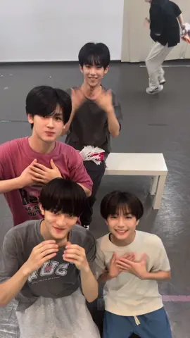 暴れている人がいるぞーー！🤩 #えびせん #宇宙のえびせん #EBiDANSENDAI #EBiDAN #EBiDANNEXT 