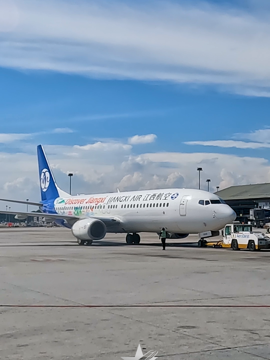 🛫 “After a swift 1-hour turnaround at KLIA, Jiangxi Air B-1966 pushes back and heads home to Nanchang. ✈️🇨🇳 🗓️ August 2025   #JiangxiAir #KUL #AvGeek” #klia #malaysiaairports 