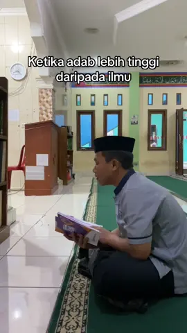 Ketika adab lebih tinggi daripada ilmu 🫣#santri #pondokpesantren #adab #fyppppppppppppppppppppppp #foryou 