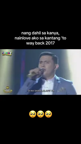 ang sakit sakit nang pagkanta, tagos hanggang buto. 🥺 kaya siya talaga ang unang pumapasok sa isip ko pag pinatutugtog ang kantang yan. btw siya rin pala ang bias ko jan sa batch nila hehe #fyp #foryou #opm #sanamaulitmuli #khelpangilinan #tawagngtanghalan #antonantenorcruz