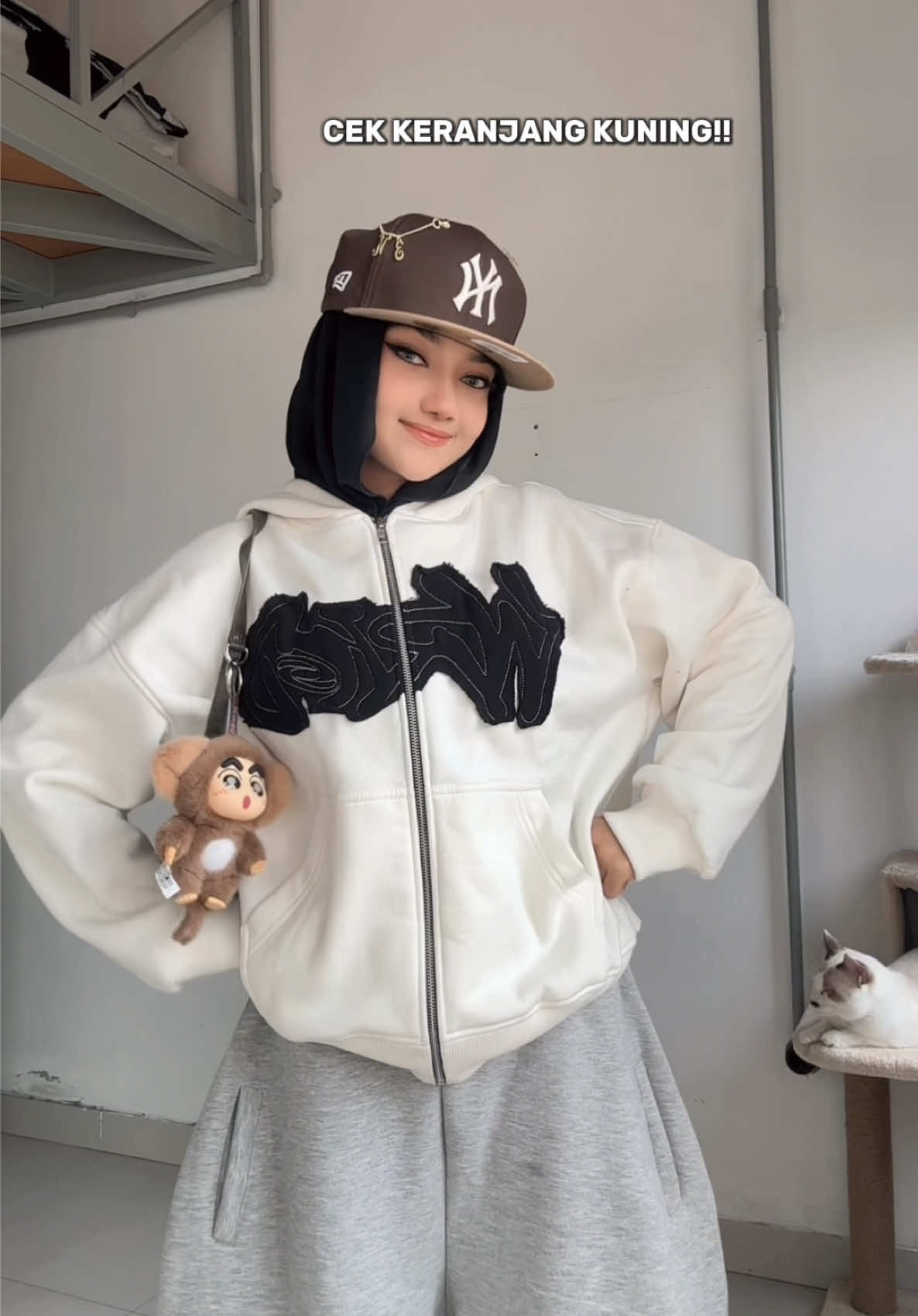 hoodie nya cakep bgttt!!!👀🫶🏻
