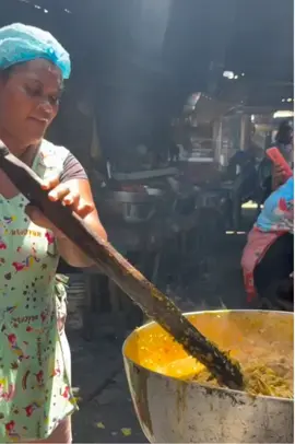 #Locales Gastronomía popular en el mercado de Bazurto en Cartagena. #CartagenaAlternativa  #Noticias  #DelLadoDeLaGente