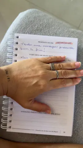 E quando o destinatário é o próprio remetente?! Quantos perdões devemos a nós mesmos… #freigilson #40diascomsãomiguelarcamjo #perdao #propositododia 