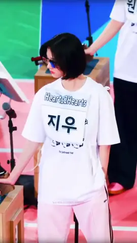 Busetttt jiwoo 😎😎 #jiwoo #hearts2hearts #ISAC