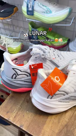 lunar 😍🫵🏻 #sneakerzone #sepatulari #lunar 
