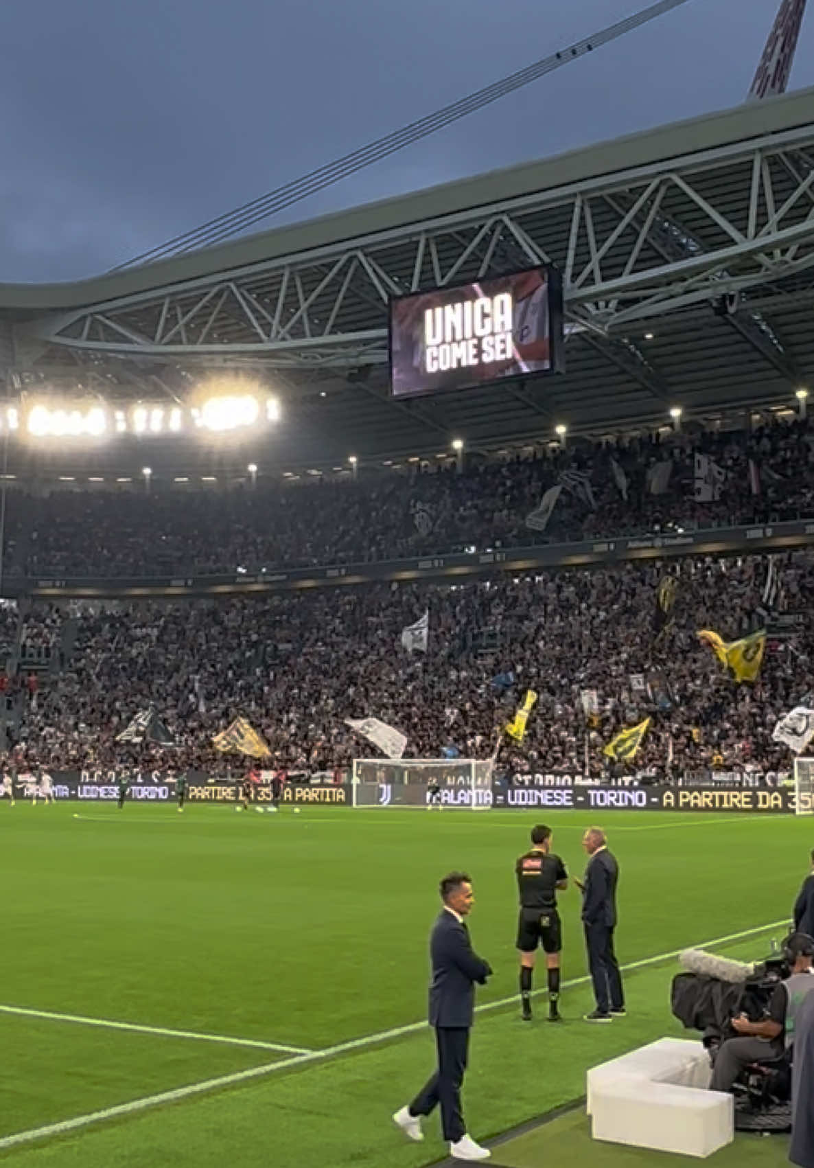 GRAZIE DI ESISTERE! 🤍🖤#juventus #stadium #serieatim #allianzstadium #finoallafine 